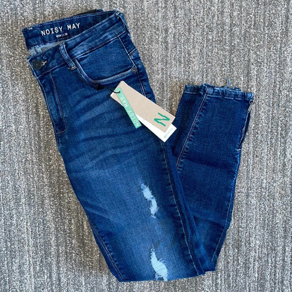NWT Noisy May Kimmy skinny, size 28